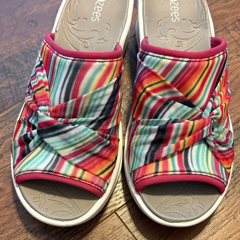 Bzees Women's Colorful Striped sandals new with box! - Picture 6 of 8